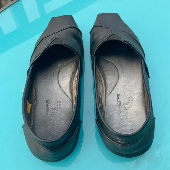 Skechers Black Slip-On Loafers: USED/PRE-OWNED/WELL WORN/OLD - Picture 1 of 12